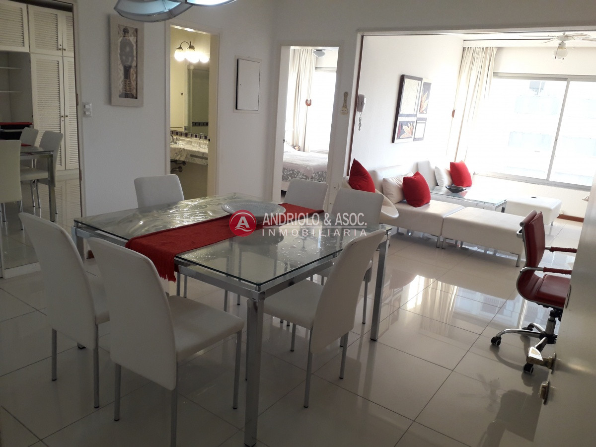 Apartamento ID.2264 - edificio a metros de playa brava 