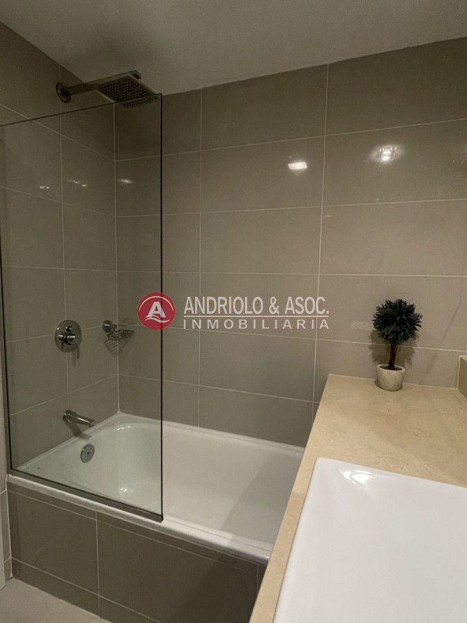 Apartamento ID.8467 - Apartamento en la mejor zona de Punta del este 