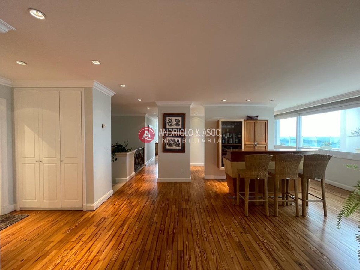 Apartamento ID.8793 - Penthouse en primera línea  