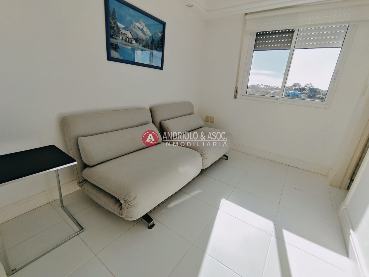 Apartamento ID.8041 - ALQUILER DE TEMPORADA DE HERMOSO APARTAMENTO 4 DORMITORIOS PRIMERA LINEA BRAVA