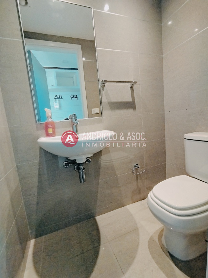 Apartamento ID.8087 - VENTA DE HERMOSO PENTHOUSE DE 2 DORMITORIOS CON BAÑOS EN SUITE, HERMOSA VISTA MANSA Y BRAVA..