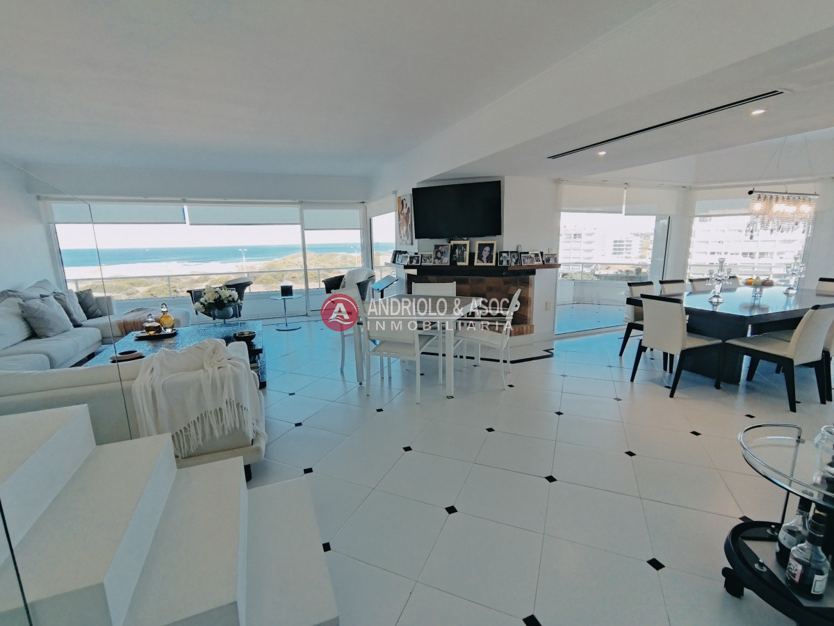 Apartamento ID.309 - ALQUILER HERMOSO DUPLEX EN PRIMERA LINEA BRAVA