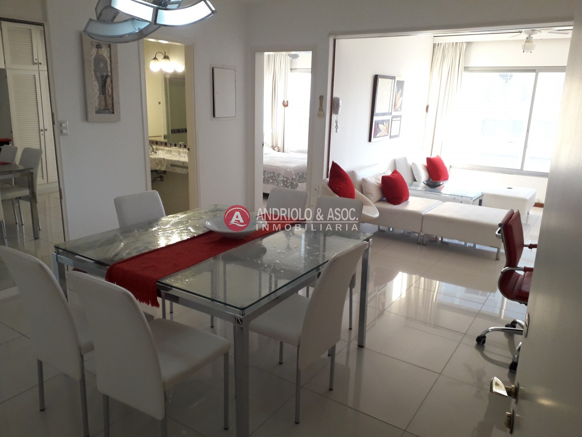 Apartamento ID.2264 - edificio a metros de playa brava 