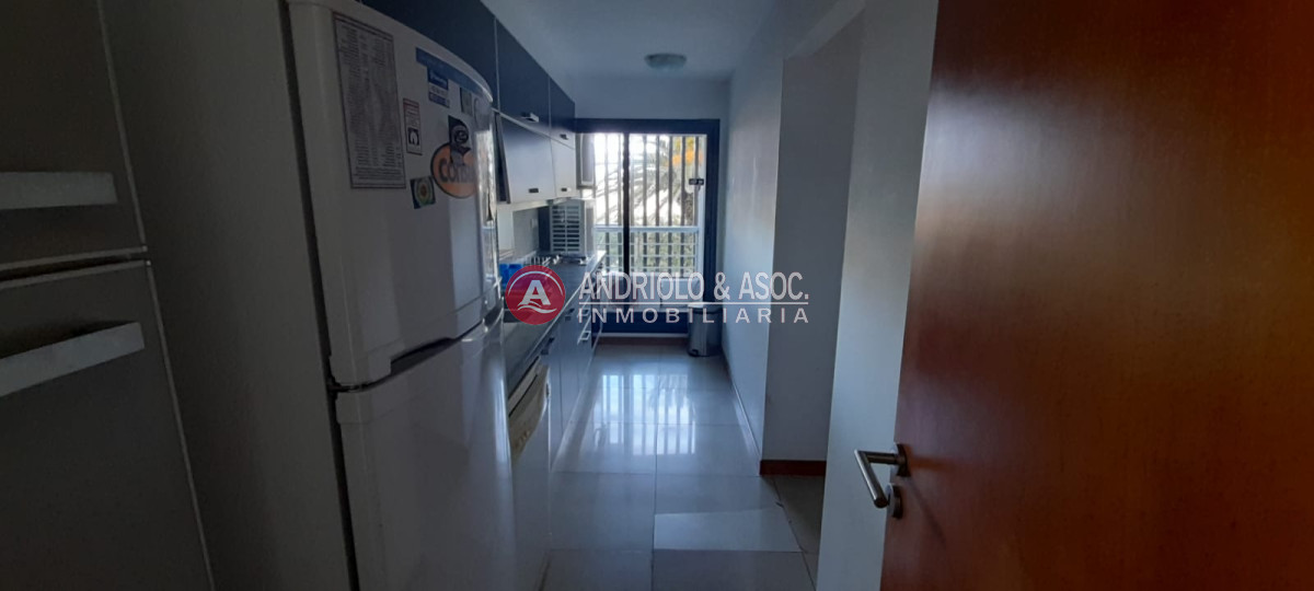 Apartamento ID.8047 - Venta de apartamento de 3 dormitorios en suite en primera linea brava