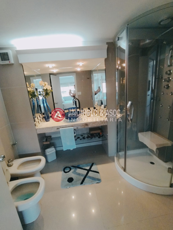 Apartamento ID.7666 - VENTA DE APARTAMENTO DE 3 DORMITORIOS Y DEPENDENCIA CON VISTA A LA MANSA