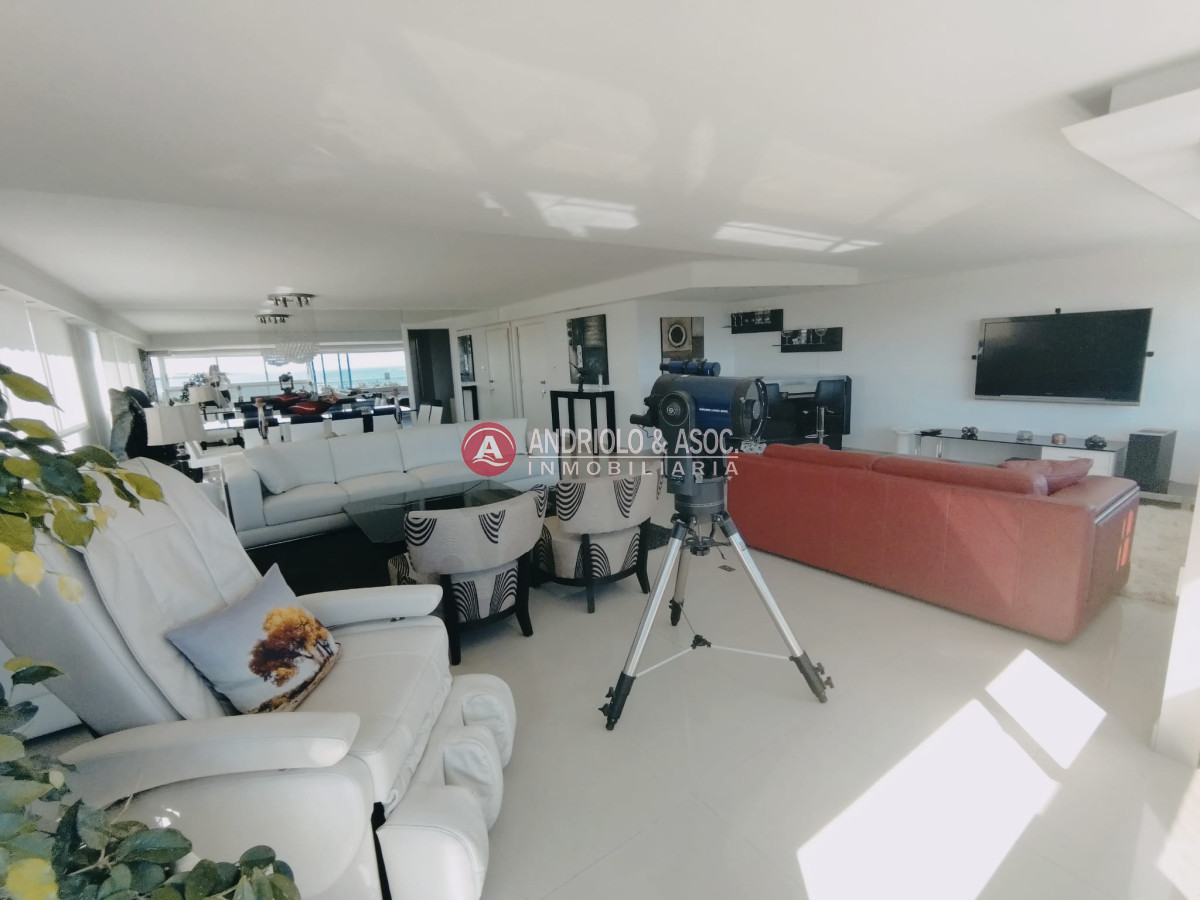 Apartamento ID.7666 - VENTA DE APARTAMENTO DE 3 DORMITORIOS Y DEPENDENCIA CON VISTA A LA MANSA