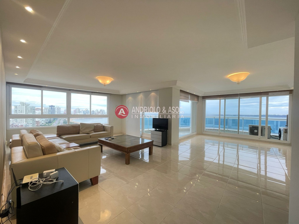 Apartamento en Punta del este  - AND8561A
