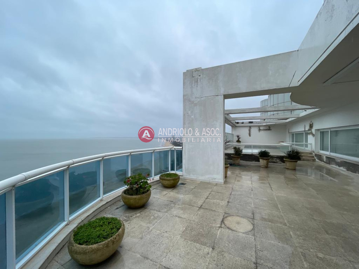 Apartamento ID.8793 - Penthouse en primera línea  