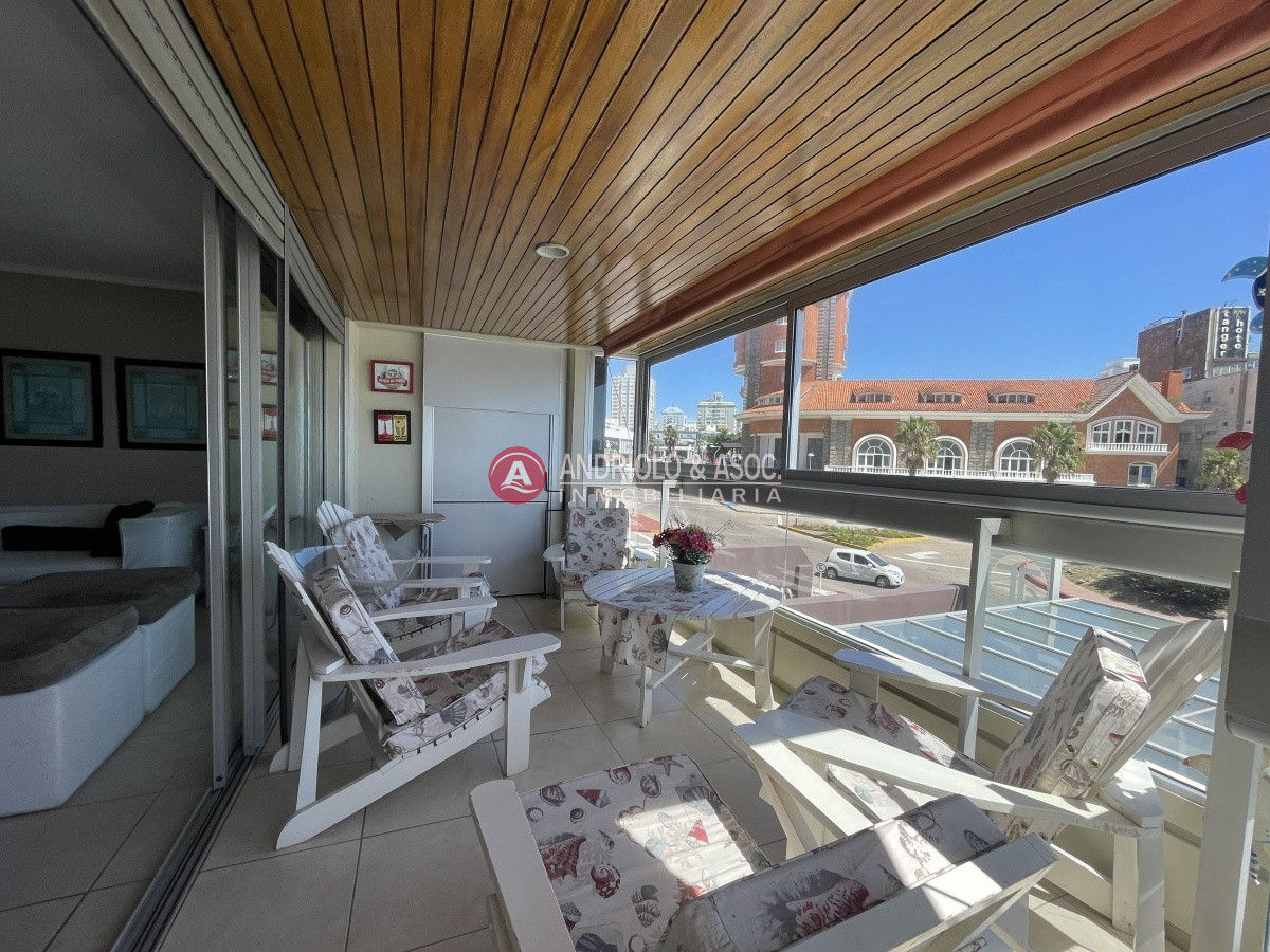 Apartamento ID.8410 -  hermosa propiedad de 4 dormitorios, 5 baños y 3 suites 