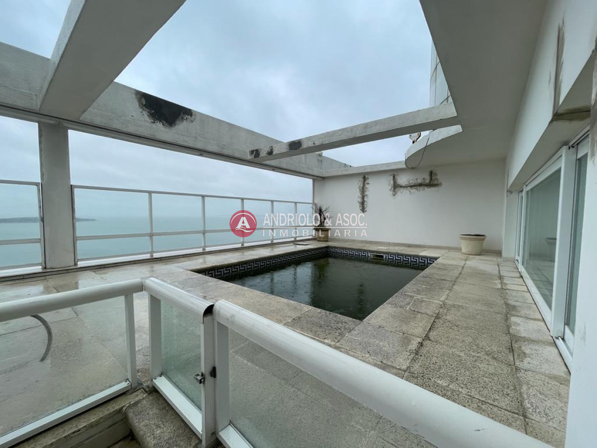 Apartamento ID.8793 - Penthouse en primera línea  