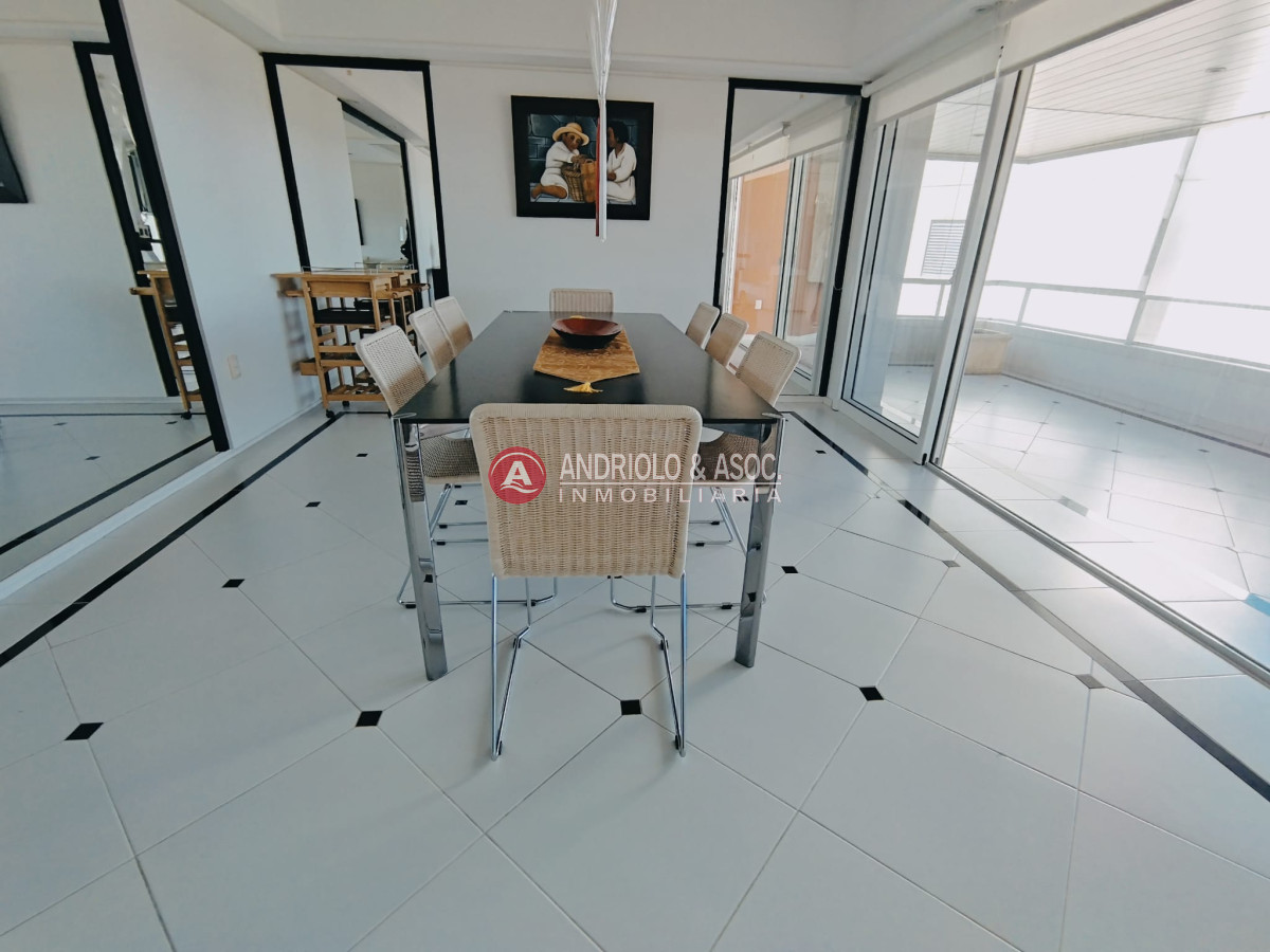 Apartamento ID.8041 - ALQUILER DE TEMPORADA DE HERMOSO APARTAMENTO 4 DORMITORIOS PRIMERA LINEA BRAVA