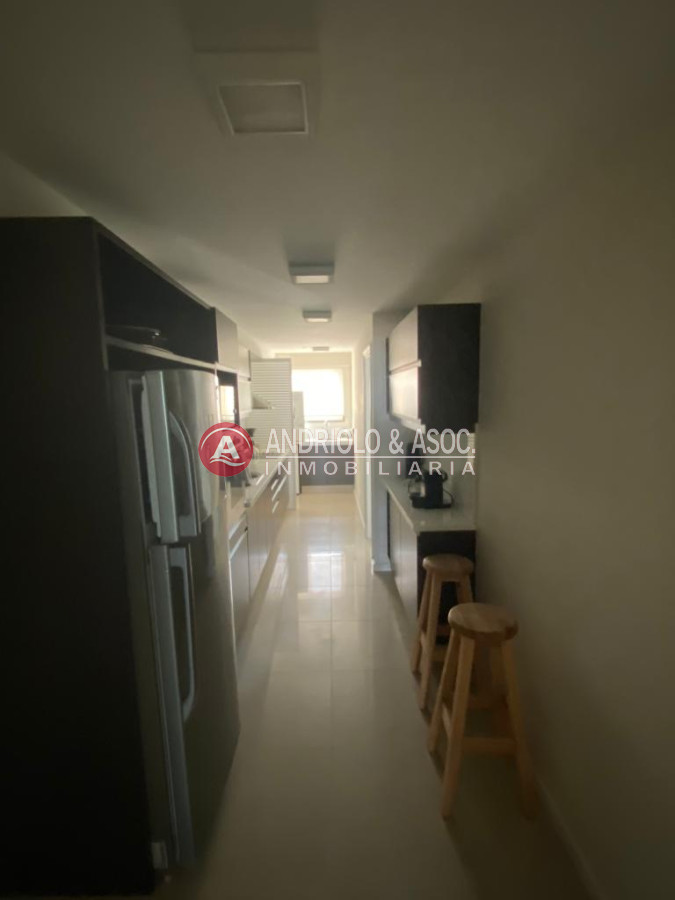 Apartamento ID.8107 - VENTA DE APARTAMENTO EN TORRE DE CATEGORIA FRENTE PLAYA BRAVA