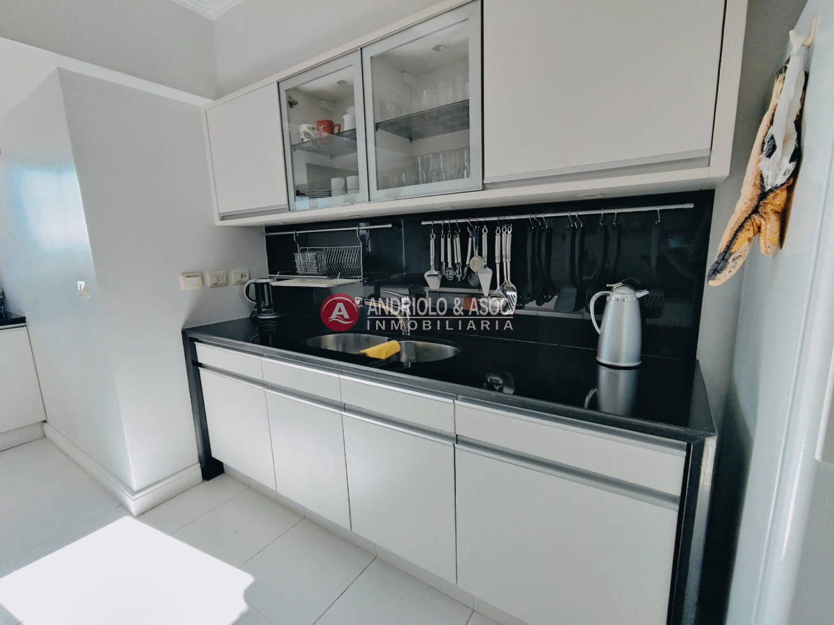 Apartamento ID.8041 - ALQUILER DE TEMPORADA DE HERMOSO APARTAMENTO 4 DORMITORIOS PRIMERA LINEA BRAVA