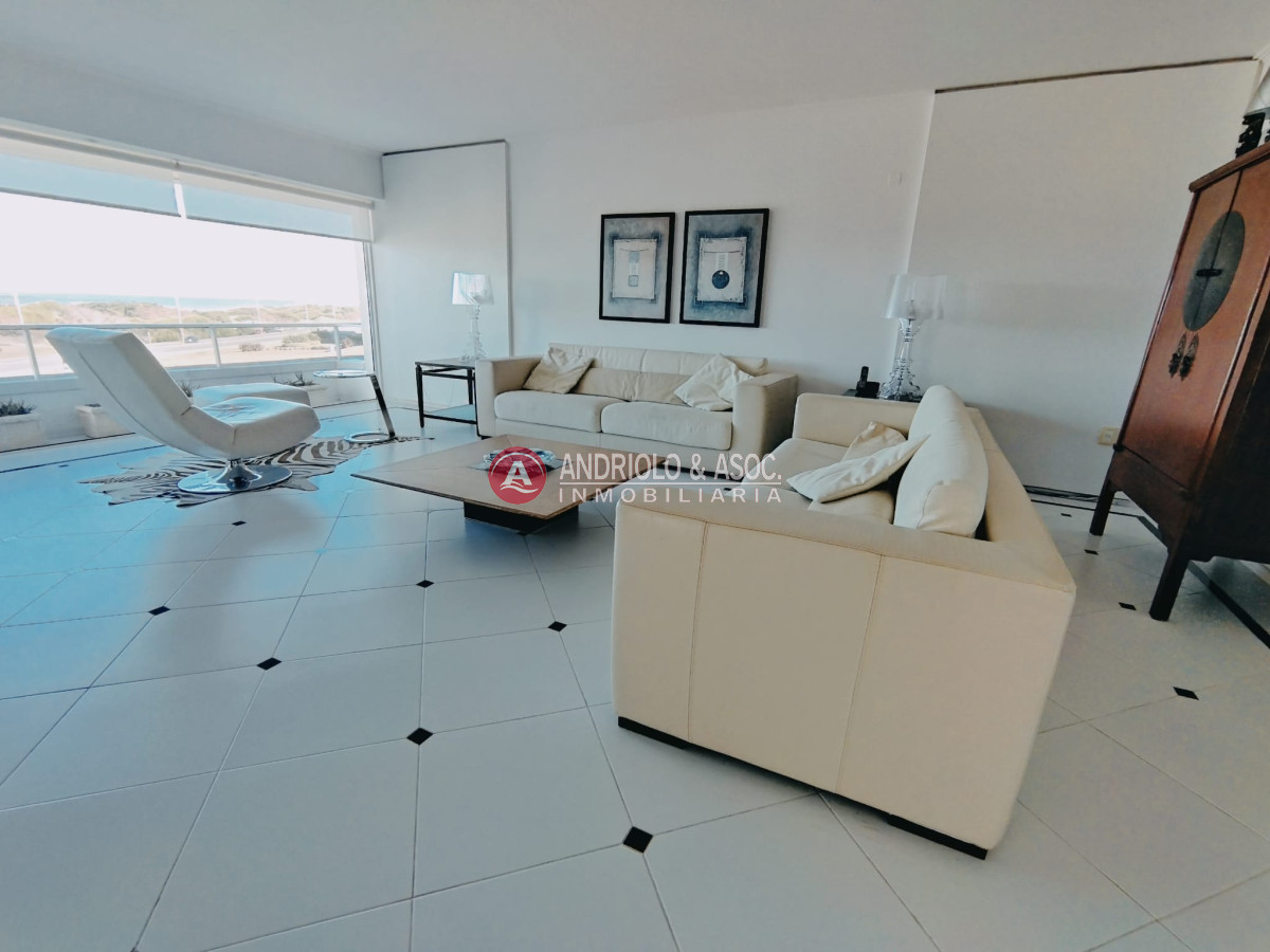 Apartamento ID.8041 - ALQUILER DE TEMPORADA DE HERMOSO APARTAMENTO 4 DORMITORIOS PRIMERA LINEA BRAVA