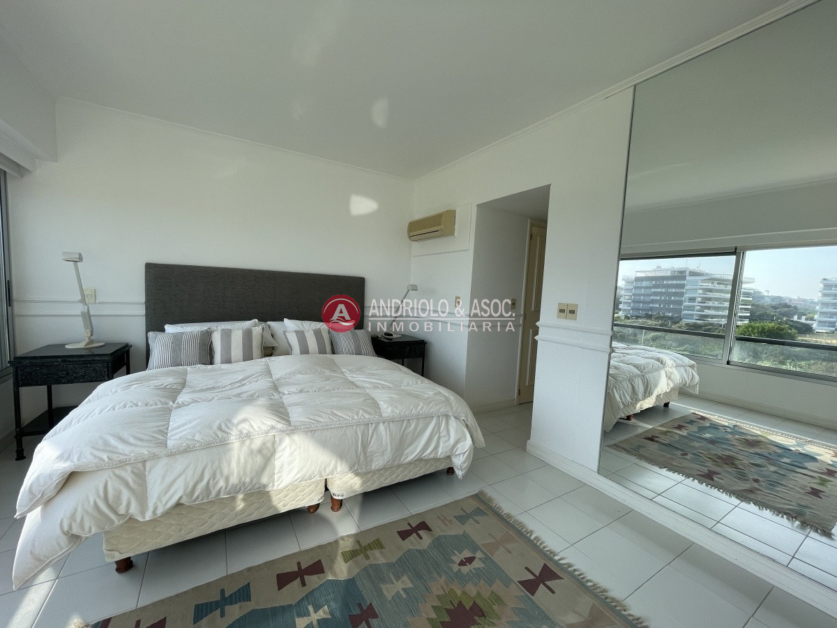 Apartamento ID.8691 - Amplio apartamento en primera línea 
