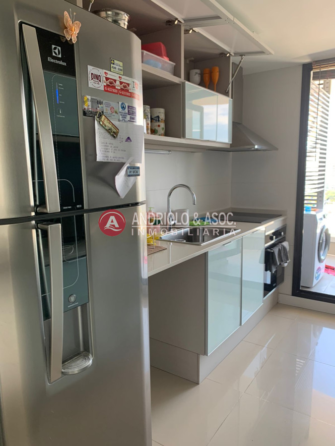 Apartamento ID.7582 - ALQUILER DE HERMOSO APARTAMENTO 3 DORMITORIOS EN SUITE CON VISTA A PLAYA MANSA