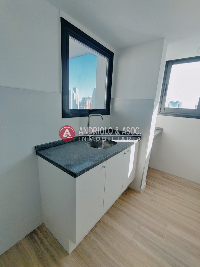 Apartamento ID.8111 - VENTA DE APARTAMENTO 2 DORMITORIOS, 2 BAÑOS CON VISTA Y A METROA DE PLAYA BRAVA