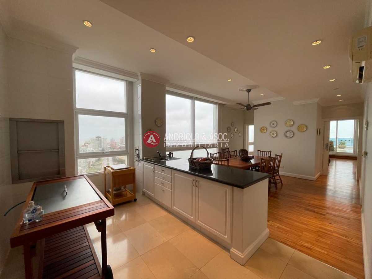 Apartamento ID.8793 - Penthouse en primera línea  