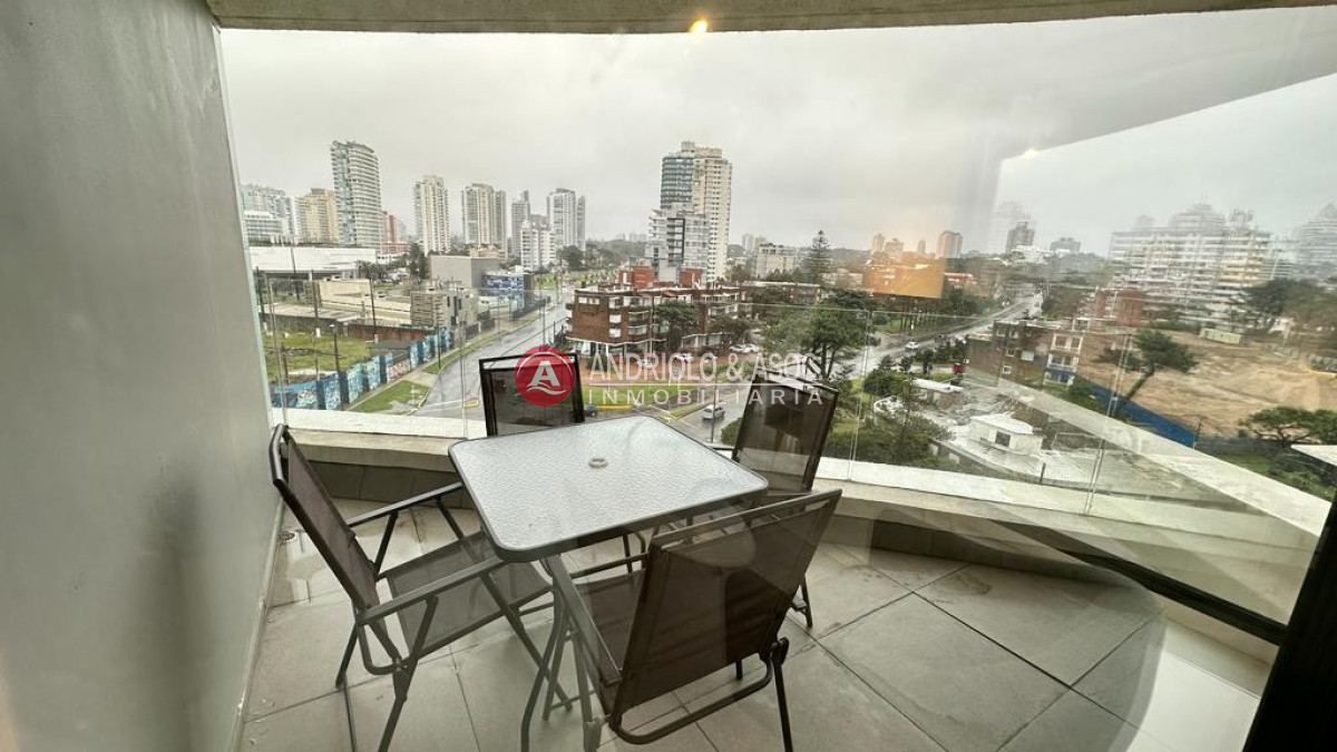 Apartamento ID.8871 - Apartamento en torre de categoría 