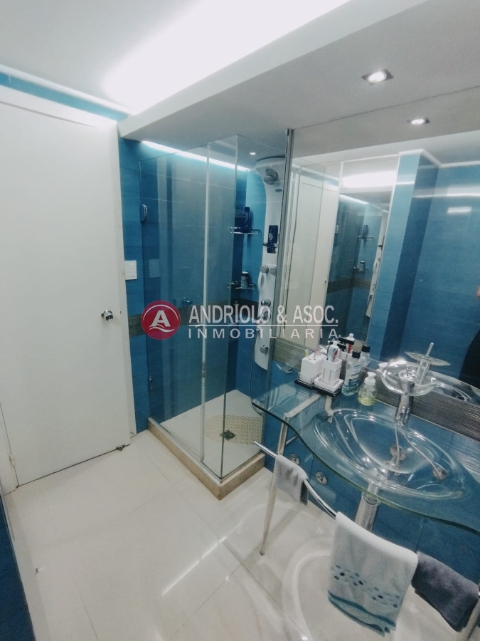 Apartamento ID.7666 - VENTA DE APARTAMENTO DE 3 DORMITORIOS Y DEPENDENCIA CON VISTA A LA MANSA