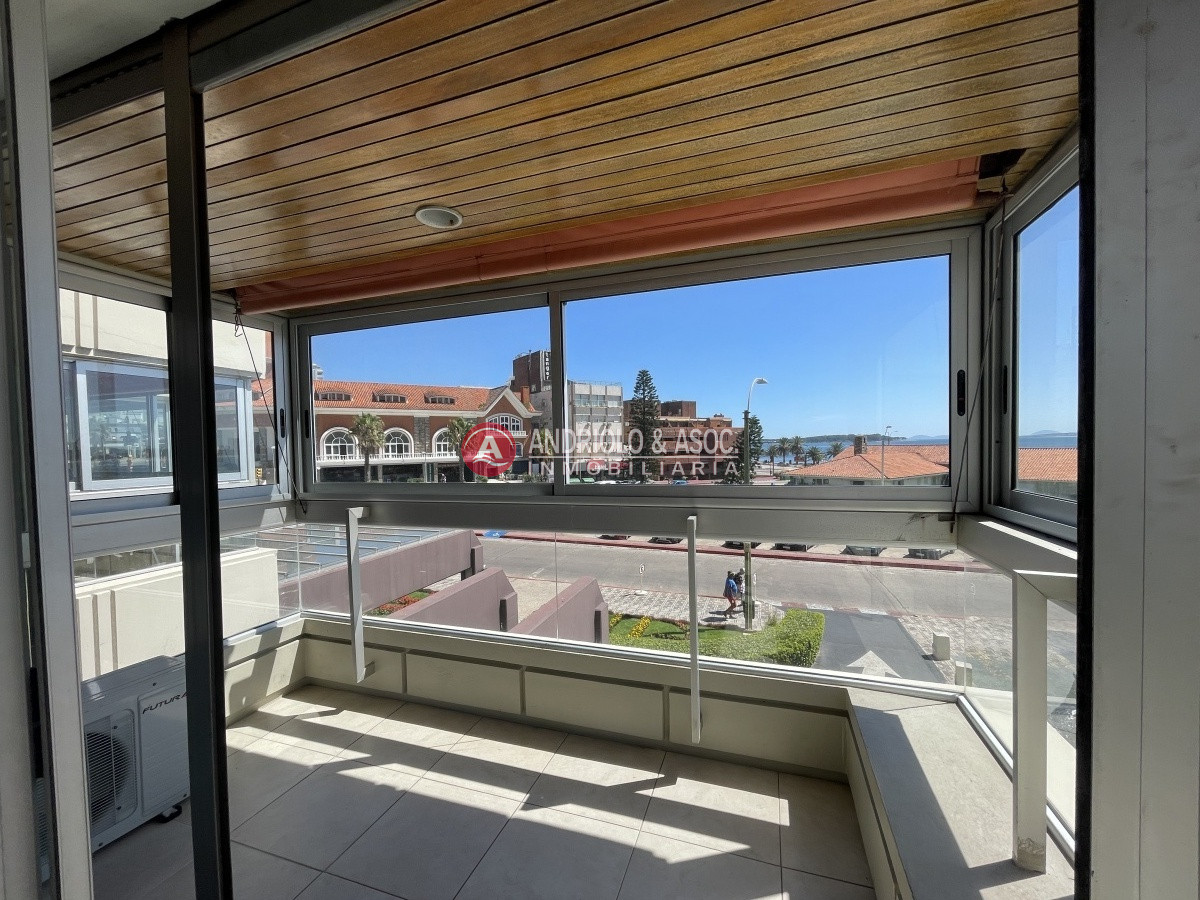 Apartamento ID.8410 -  hermosa propiedad de 4 dormitorios, 5 baños y 3 suites 