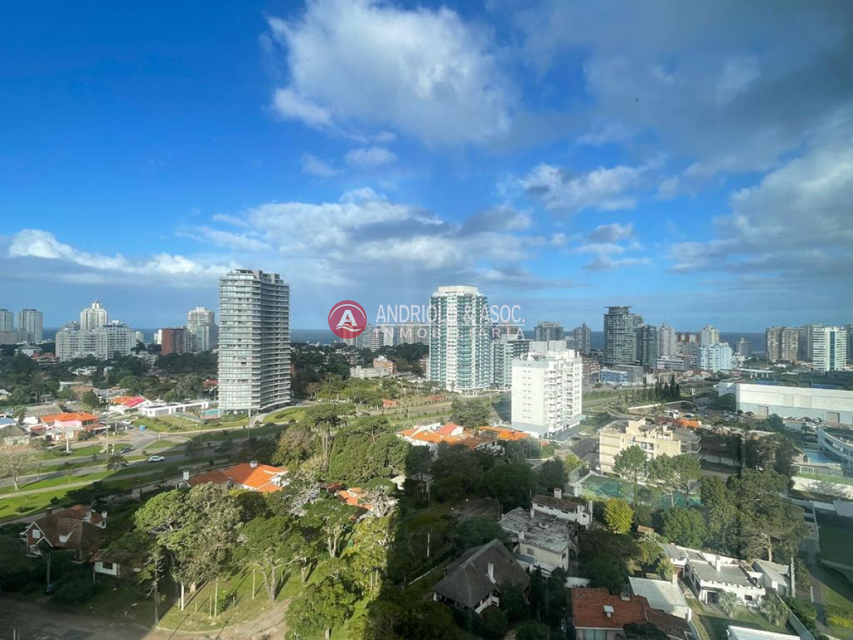 Apartamento ID.8531 - Oportunidad en torre de categoría 