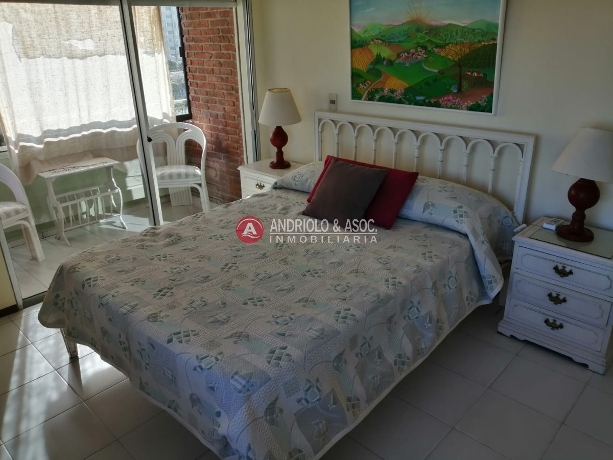 Apartamento ID.6705 - apartamento en venta y alquiler, parada 1 primera línea de playa brava 