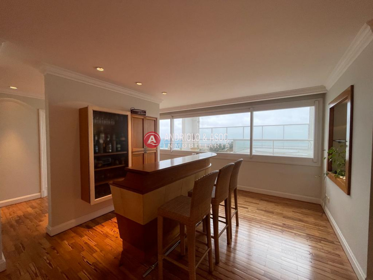 Apartamento ID.8793 - Penthouse en primera línea  