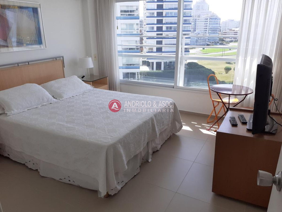 Apartamento ID.8697 - Apartamento de gran dimensiones en torre de categoría 