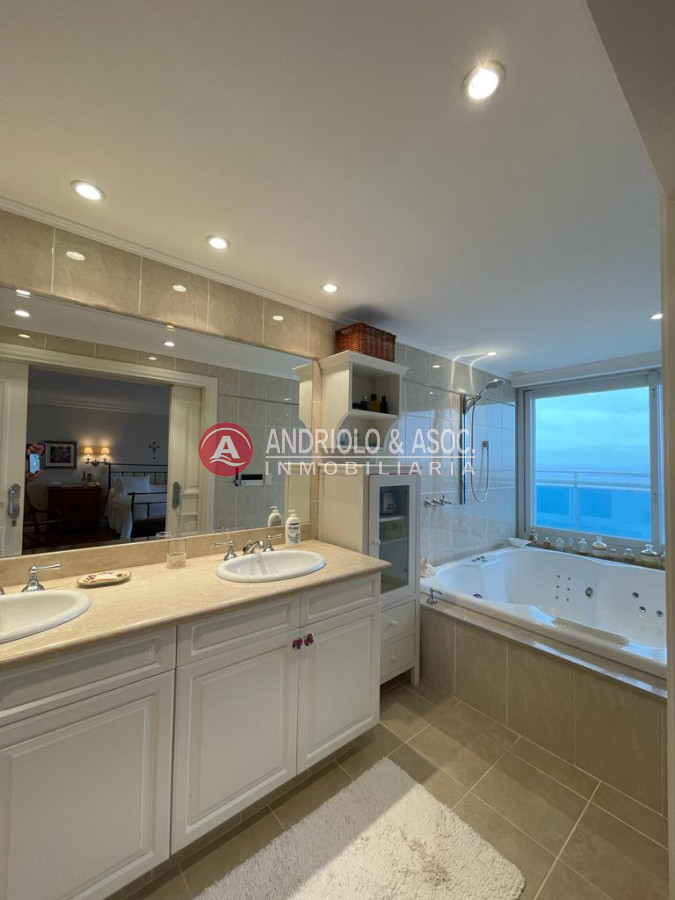 Apartamento ID.8793 - Penthouse en primera línea  