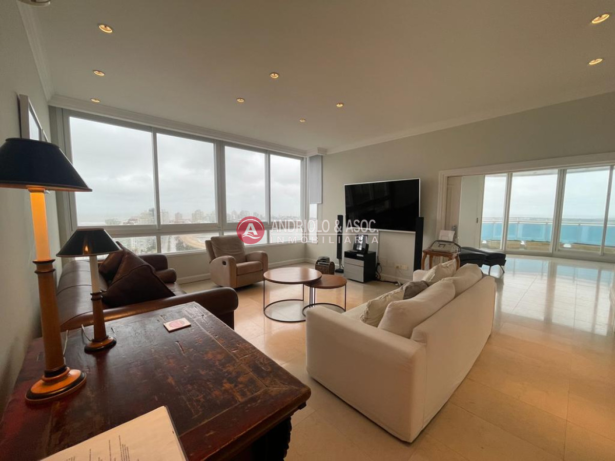 Apartamento ID.8793 - Penthouse en primera línea  