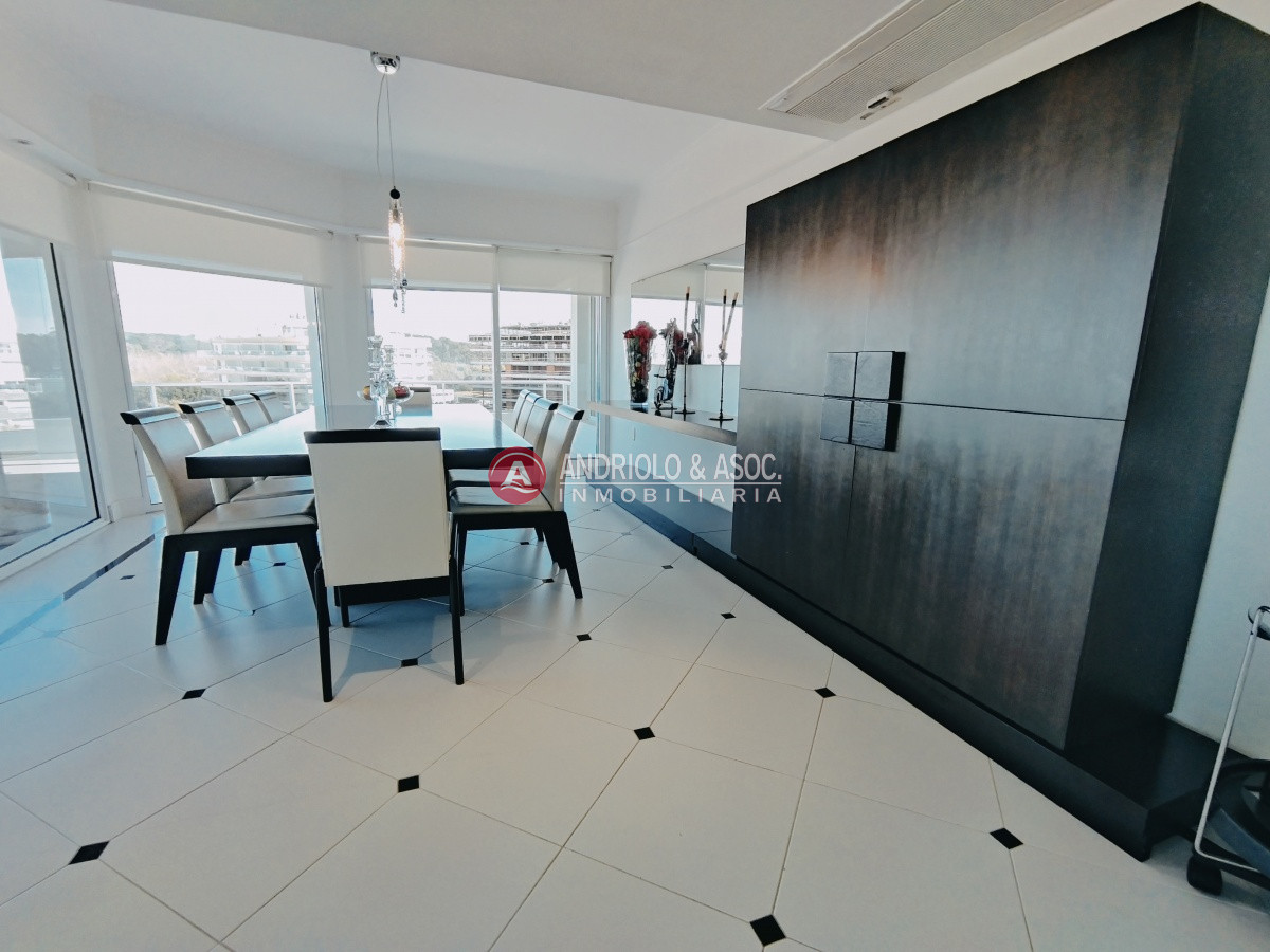 Apartamento ID.309 - ALQUILER HERMOSO DUPLEX EN PRIMERA LINEA BRAVA