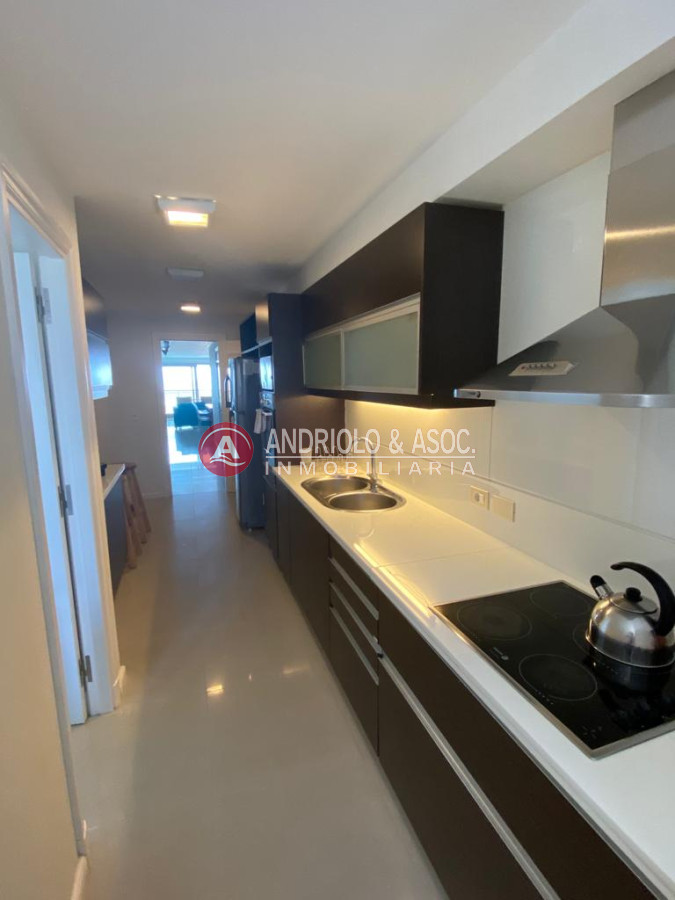 Apartamento ID.8107 - VENTA DE APARTAMENTO EN TORRE DE CATEGORIA FRENTE PLAYA BRAVA