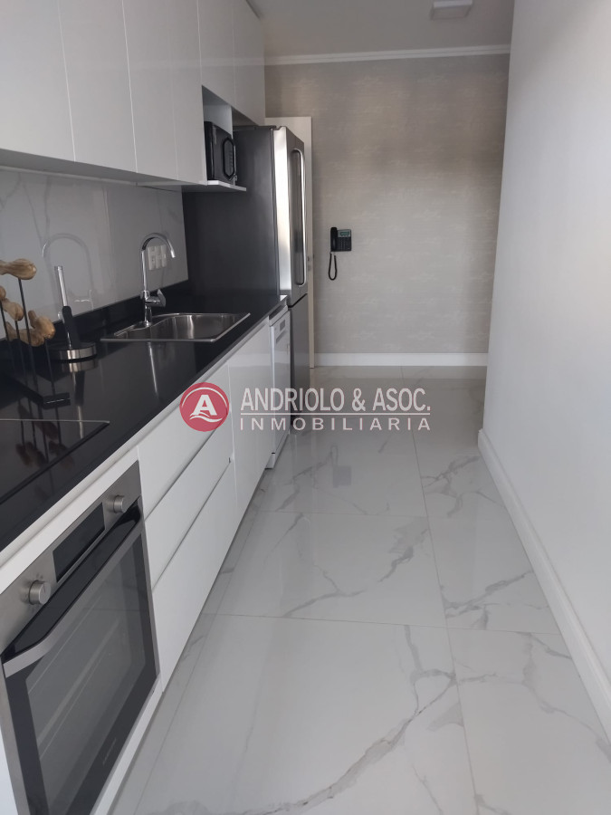 Apartamento ID.7754 - VENTA DE HERMOSO APARTAMENTO, 3 DORMITORIOS EN SUITE,  FRENTE A PLAYA MANSA.
