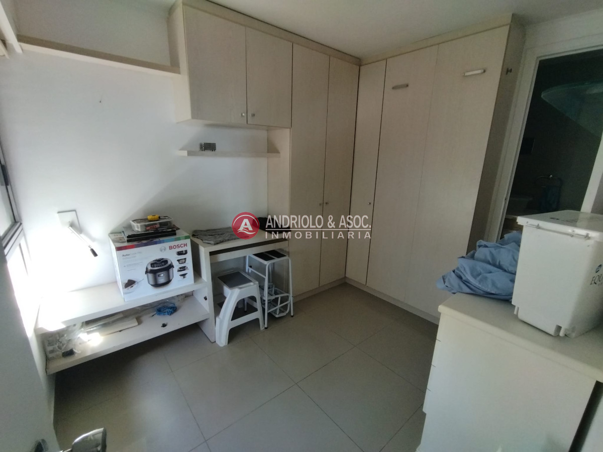 Apartamento ID.7666 - VENTA DE APARTAMENTO DE 3 DORMITORIOS Y DEPENDENCIA CON VISTA A LA MANSA