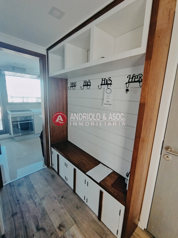 Apartamento ID.8087 - VENTA DE HERMOSO PENTHOUSE DE 2 DORMITORIOS CON BAÑOS EN SUITE, HERMOSA VISTA MANSA Y BRAVA..
