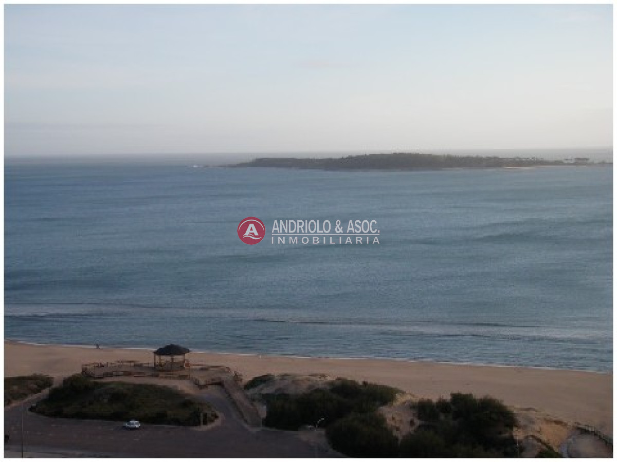 Apartamento ID.480 - primera linea de playa mansa, hermosa vista al mar y a la bahía de punta del este 
