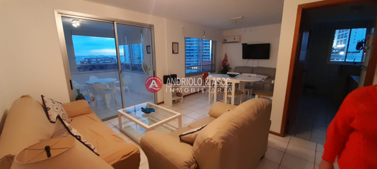 VENTA DE APARTAMENTO 2 DORMITORIOS A METROS DE PLAYA MANSA - AND8201A