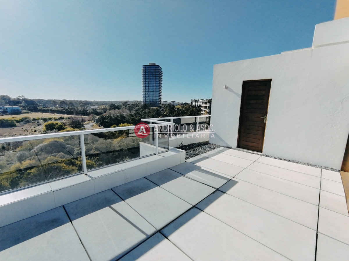 Apartamento ID.309 - ALQUILER HERMOSO DUPLEX EN PRIMERA LINEA BRAVA