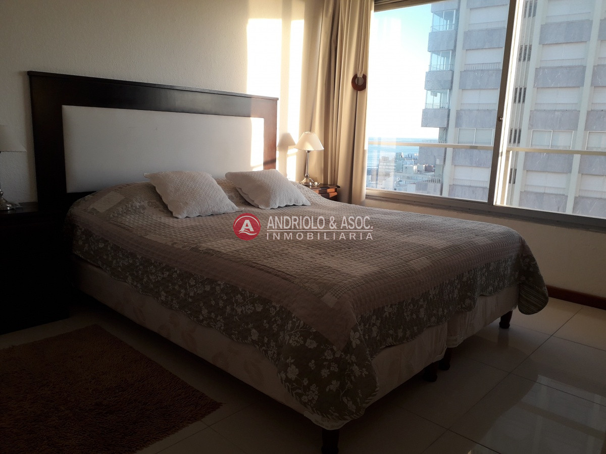 Apartamento ID.2264 - edificio a metros de playa brava 