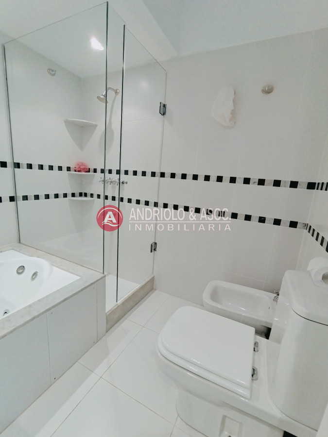 Apartamento ID.309 - ALQUILER HERMOSO DUPLEX EN PRIMERA LINEA BRAVA