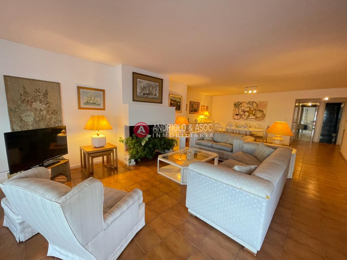 Apartamento ID.8571 - Apartamento en torre de categoría 