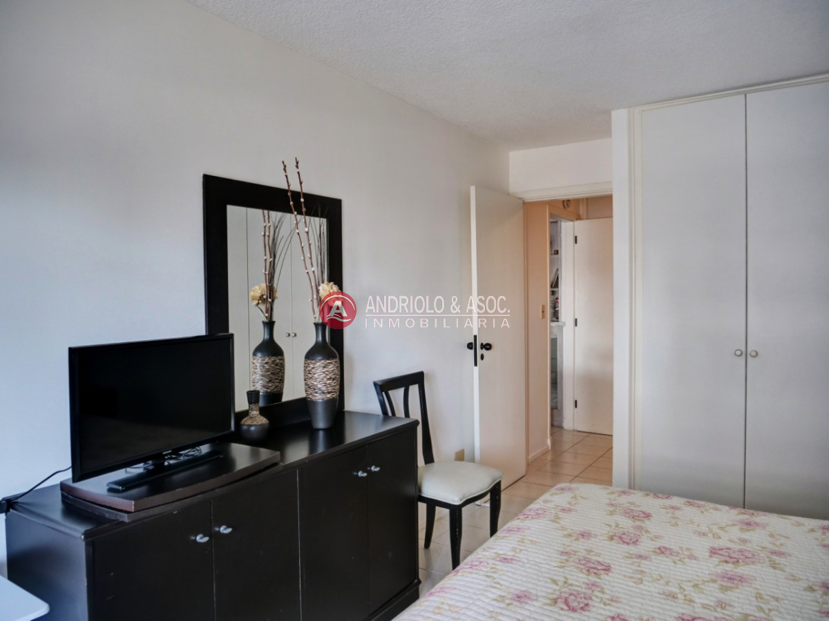 Apartamento ID.6257 - oportunidad sobre Avenida Chiverta Torre con todos los servicios excelente vista!!!!