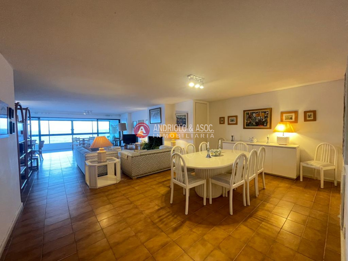 Apartamento ID.8571 - Apartamento en torre de categoría 