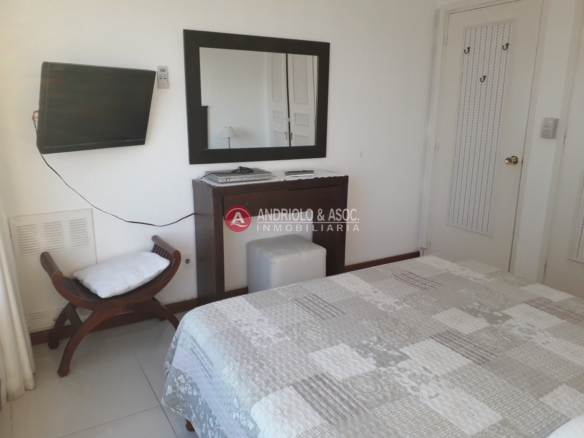 Apartamento ID.2264 - edificio a metros de playa brava 