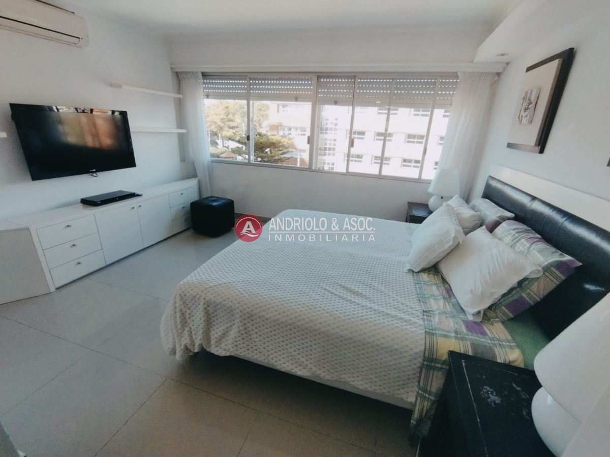 Apartamento ID.7666 - VENTA DE APARTAMENTO DE 3 DORMITORIOS Y DEPENDENCIA CON VISTA A LA MANSA