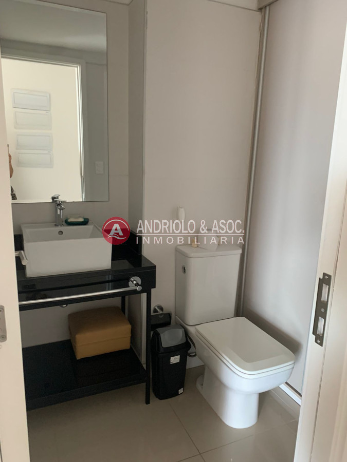 Apartamento ID.7582 - ALQUILER DE HERMOSO APARTAMENTO 3 DORMITORIOS EN SUITE CON VISTA A PLAYA MANSA