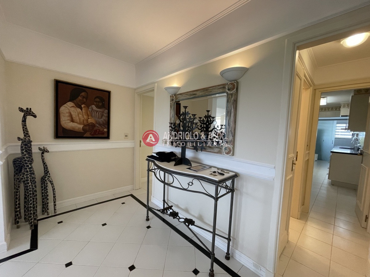 Apartamento ID.8691 - Amplio apartamento en primera línea 