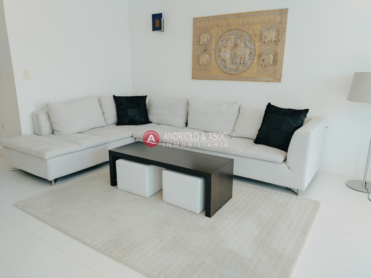 Apartamento ID.309 - ALQUILER HERMOSO DUPLEX EN PRIMERA LINEA BRAVA