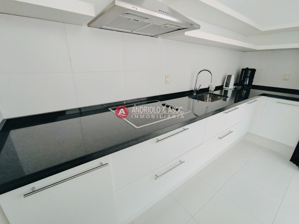 Apartamento ID.309 - ALQUILER HERMOSO DUPLEX EN PRIMERA LINEA BRAVA